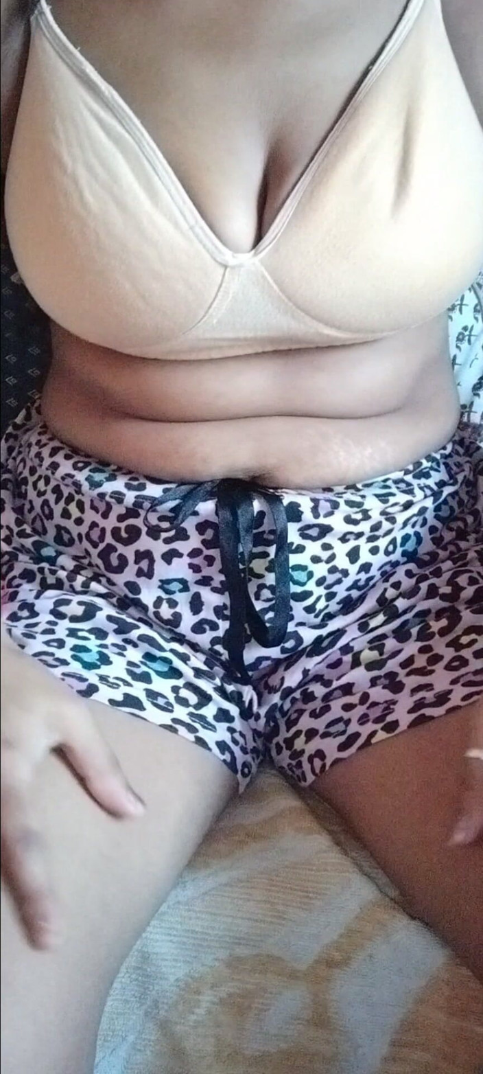 Bengalibeauty96: Hintli ateşli Hintli bengalli kız tamamen çıplak yüzüyor yağlı amcık göğüsleri...