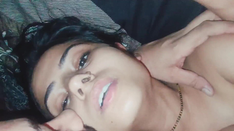Hot Sis: Latika nói chuyện tục tĩu đầy đủ và đụ mạnh