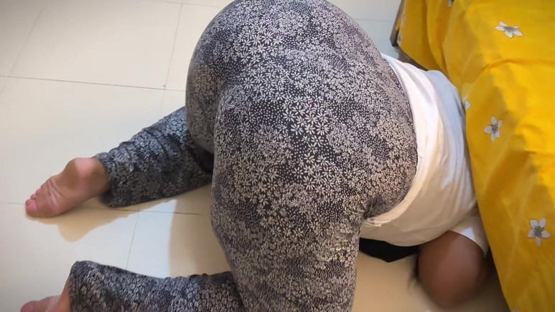 Aria Mia: Big Ass Curvy Muslim Hot Stepmom Stuck Under Bed Then...