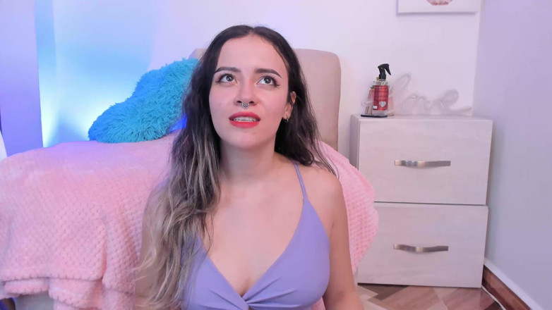 Yame Chike: Sexy Blonde Just Wants to Have Sex with Guys in...