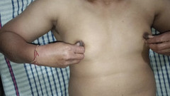 MHM: “真正的妻子戏弄自己并挤压她的胸部 - 缓慢的激情”