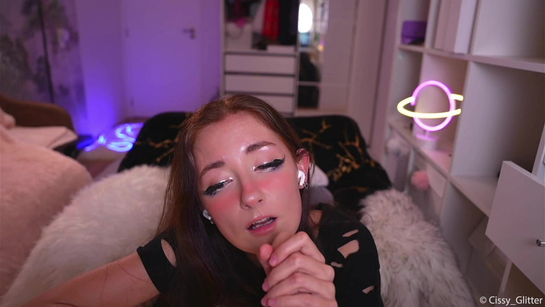 Cissy Glitter: Ahegao口交和阴户操逼