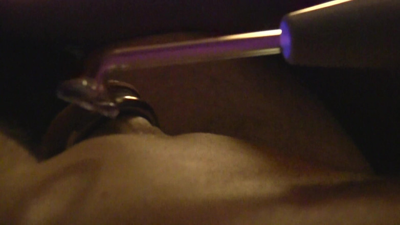 Femdom Austria: Chin electric dublu cu CBT