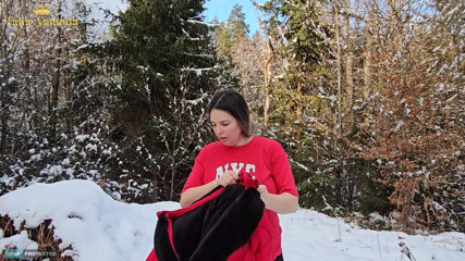Talia Amanda: Snow Boobs
