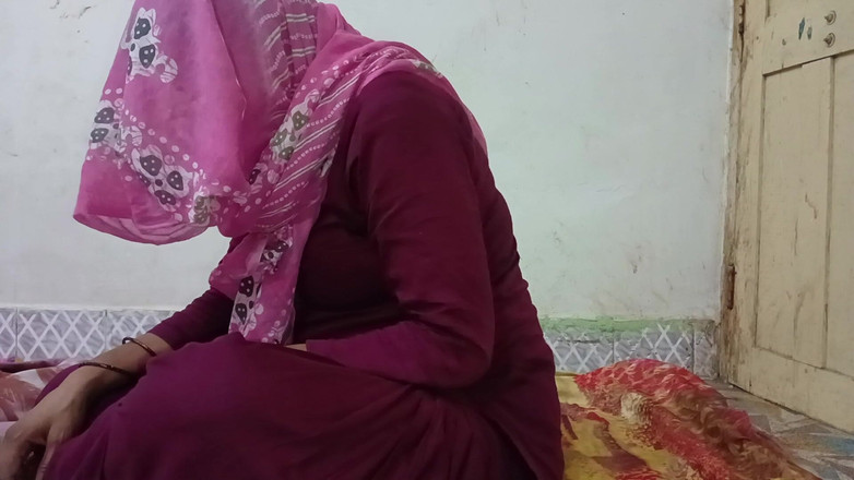 Bhabhi UP: 그녀의 집에 있는 시어머니와 사위