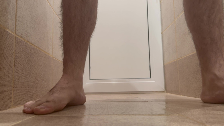 Weird-bisex: Anal masukin botol kesucian kontol yang ditindik