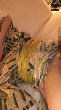 ホテルラッシュ。彼女は最初の一秒から主導権を握る