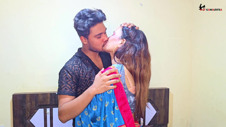 HOTKAMASUTRA: desi bhaabhi ki choot men viry