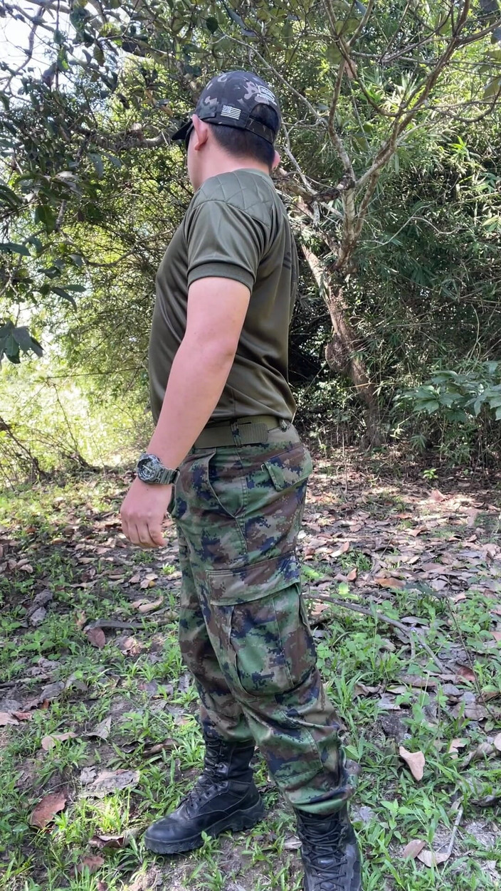 Hiroshi_cr: Napalona Solider Thai szarpie się i spuści w pracy
