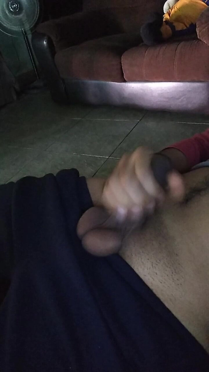 AlexAlejandro13: Genießen auf der Couch