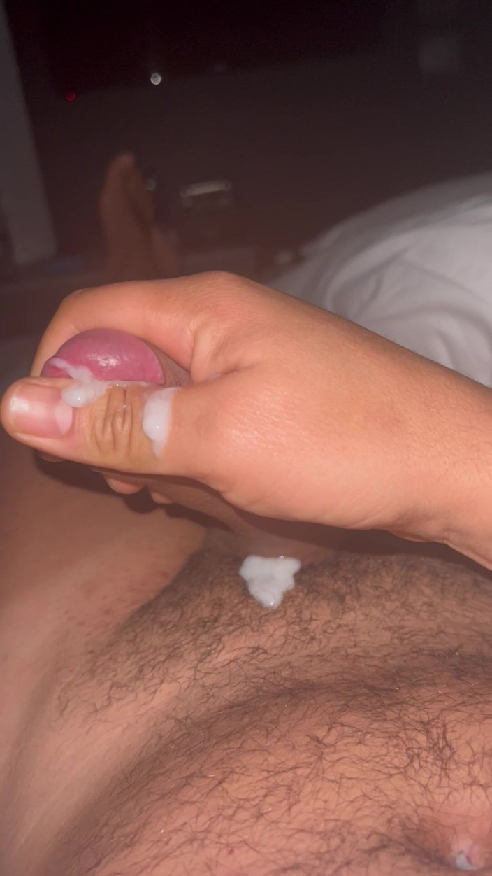Hot dick in your ass: Дрочить поруч із моїм прямим другом