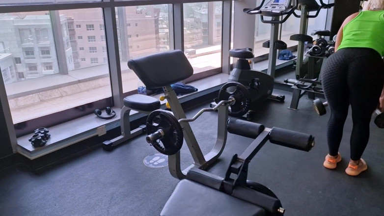 Chokobanana: उसे फिट होने में मदद करने की कोशिश कर रहा है!