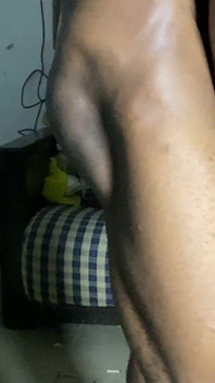 Eboni Tattood merokok semasa kongkek kasar