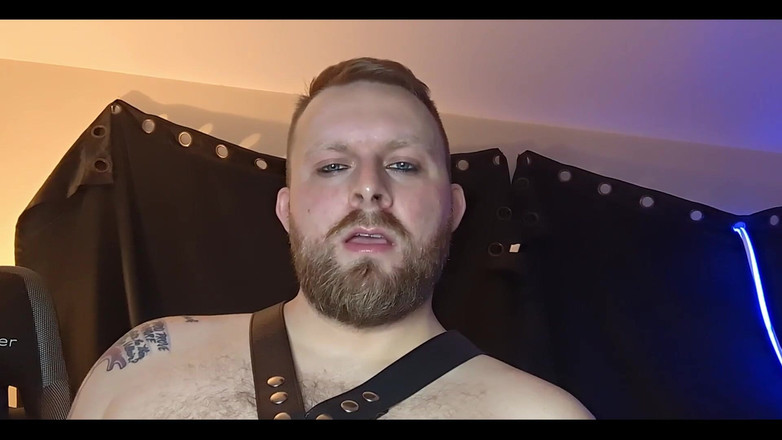 WolfgangWhite: Du verehrst die nackten füße deines leder-stiefvaters