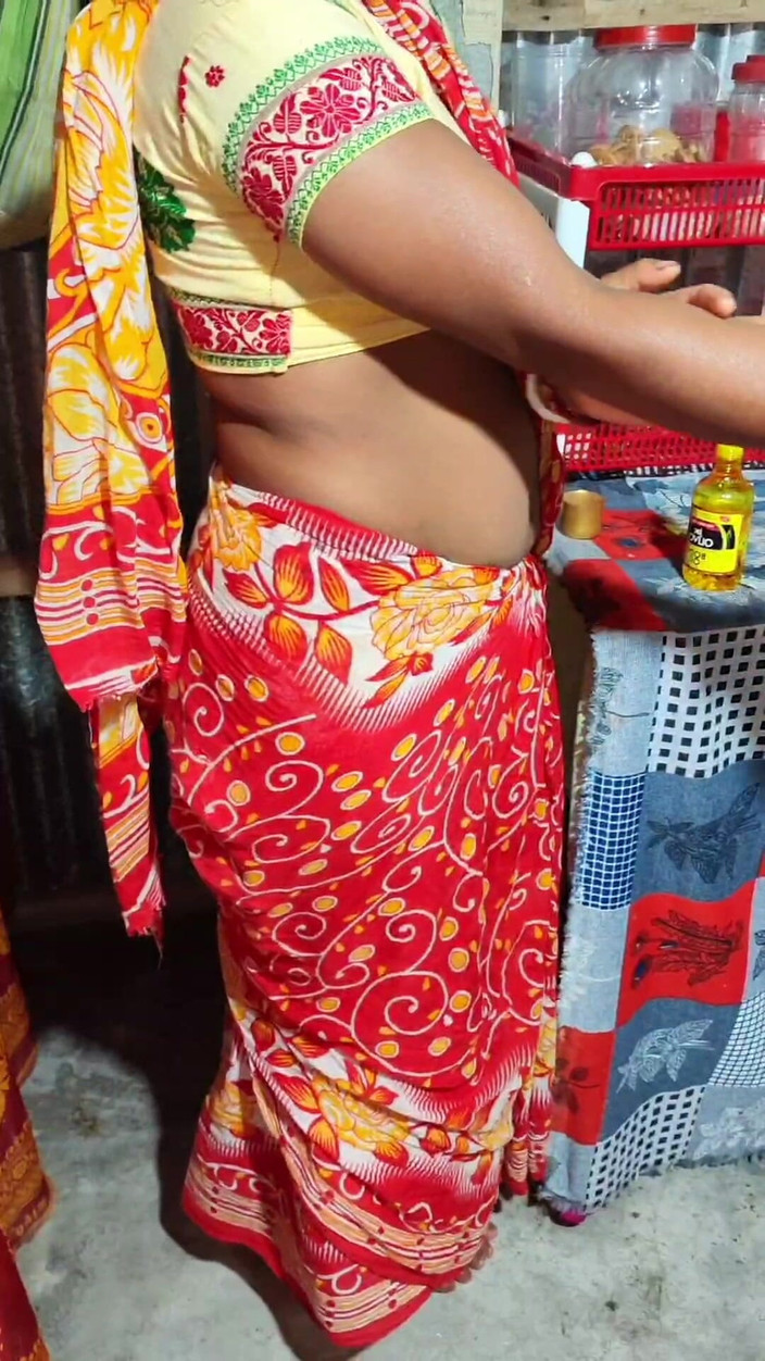 Mona sexy: Bangla Big Stepbrother Wife and Me New Video Enjoy