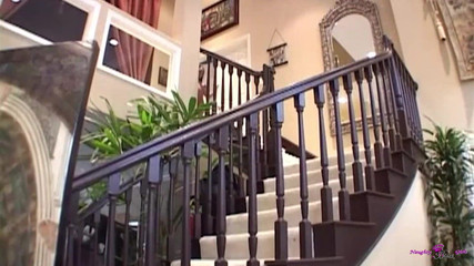 Naughty Black Girls: Черная девушка принимает двух мужиков один за другим и оба делают ей кримпай