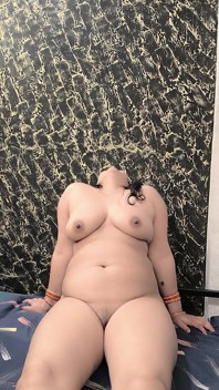 Indian Babe Fingering Pussy Creamepie