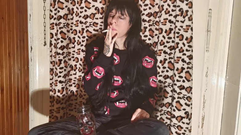 Beth Kinky: Amante de Smokint nos bastidores