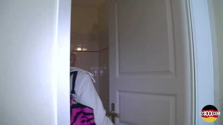 123XXX - 100% Amateurs: Die unglaublichste deutsche MILF spielt mit dem freund ihres mannes