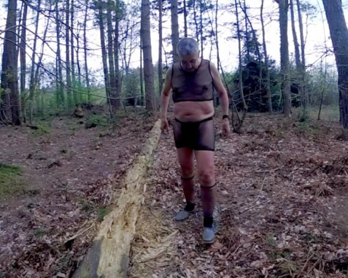 Andy: 애널을 따먹히는 18세 소녀