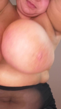 Pesadas Enormes Tetas Balanceándose En Tu Cara