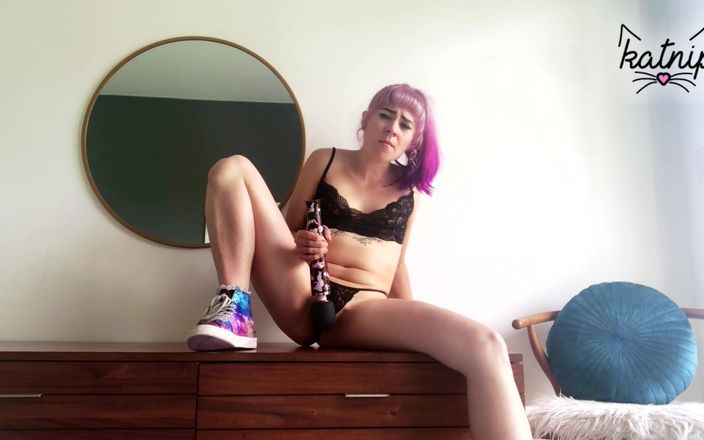 Kactus kutie: Sborra sulla bacchetta in lingerie