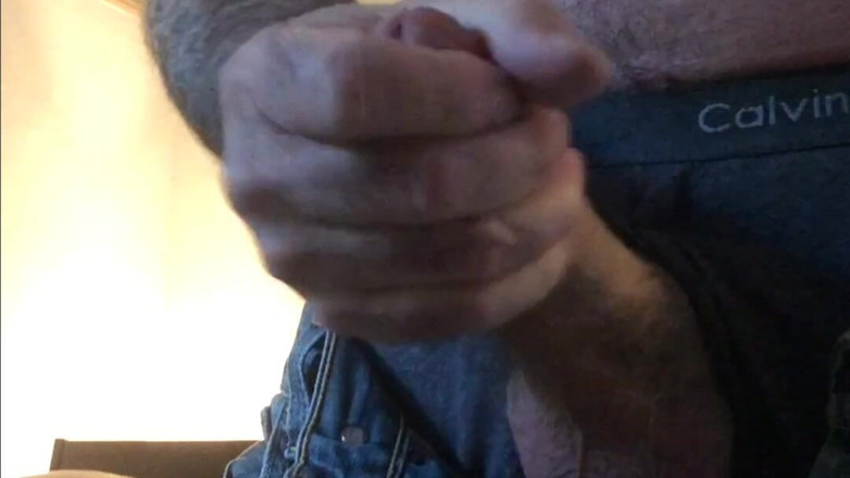 OhTrevor: ओहट्रेवर के पास जल्दी से खड़े होने का भार है।