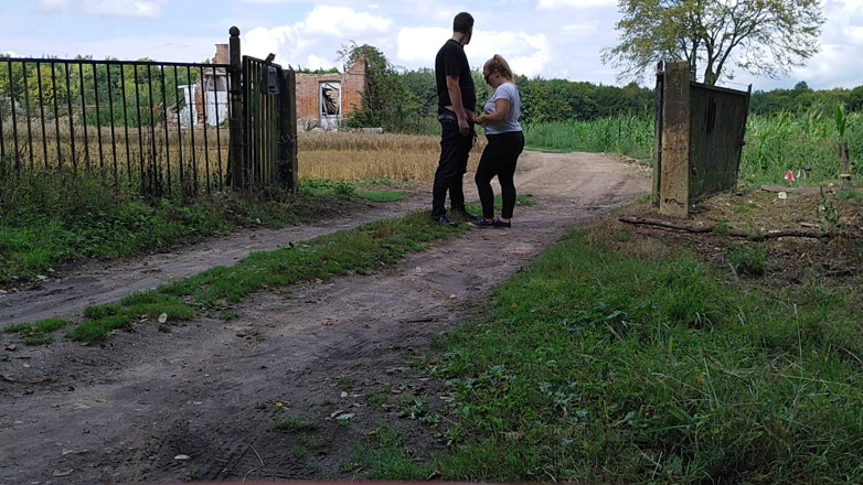 CharnElle: Risky blowjob near ruined factory