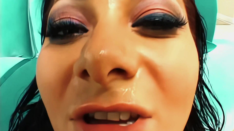 FapFlare: Sandra Romain to hardcore dziwka, która uwielbia być wypchana