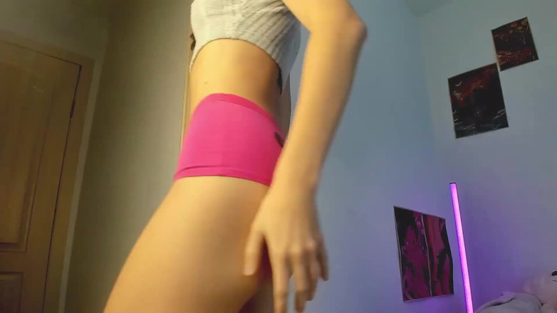 Skinny_lady69: twerk with my juicy hot wow ass