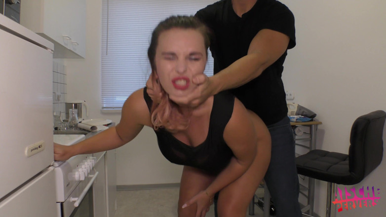 Aische Pervers: Mahvolmuş anal orgazm
