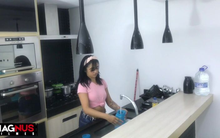 Magnus filmes: Cleaning Lady Sucked My Dick in the Kitchen