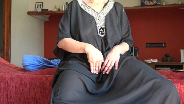 Souzan Halabi: Una moglie bisessuale egiziana di 55 anni. Figa araba molto pelosa!!