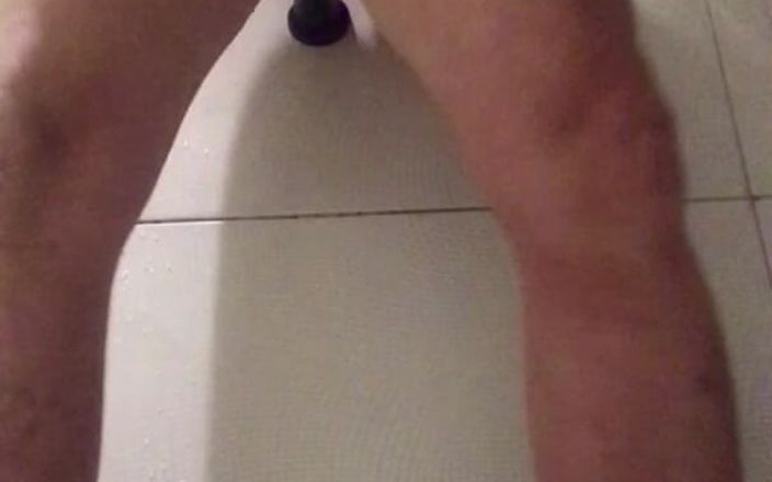 Sissy Paige: Nackter dildofick