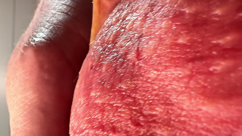 Leonardo-1974: Close-up Testicles Massaging Until Big Cumshot