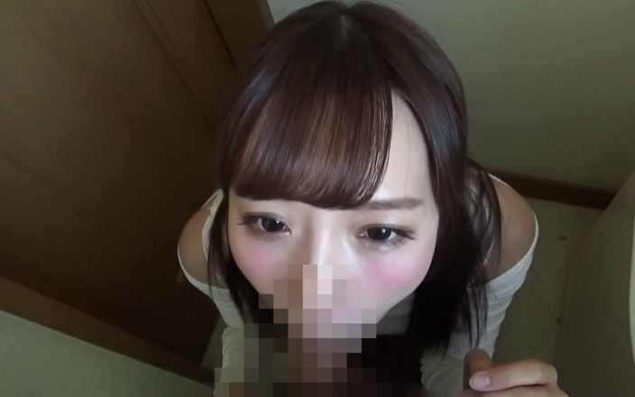 Raptor Inc: 已婚女人在丈夫不在的时候把一个男人带回家，被一只生鸡巴从后面操