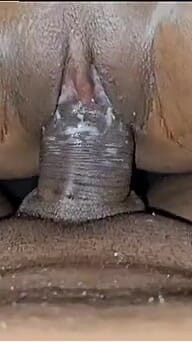 Sie Schickt Mir Ein Video, in Dem Sie Mit Ihrem Dildo Masturbiert, Und Ich Gehe Und Ficke Sie