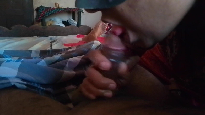 LEGSCOUPLE12: Mallu viene sul pene di suo marito