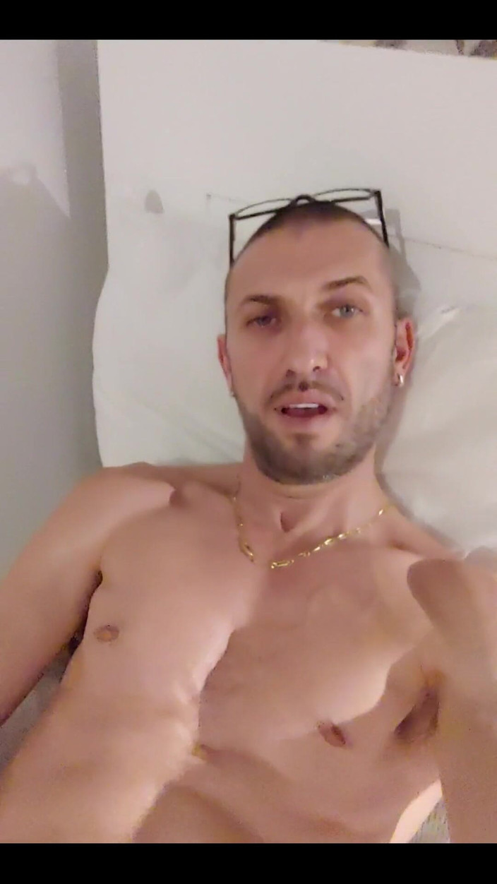 Boy jerking off: Man Solo