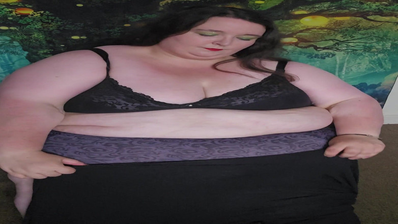 SSBBWLadyBrads: Ssbbw trekt kleren aan