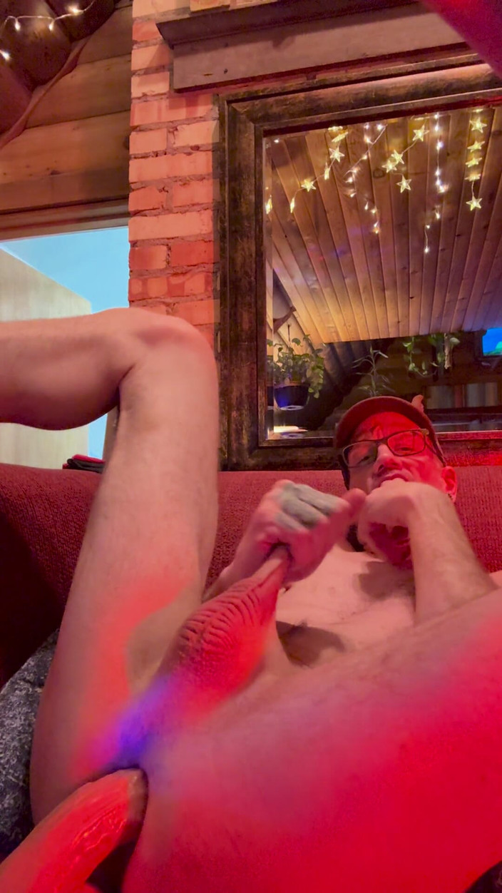 Douglas James: Masturbazione solitaria della lontra round 2