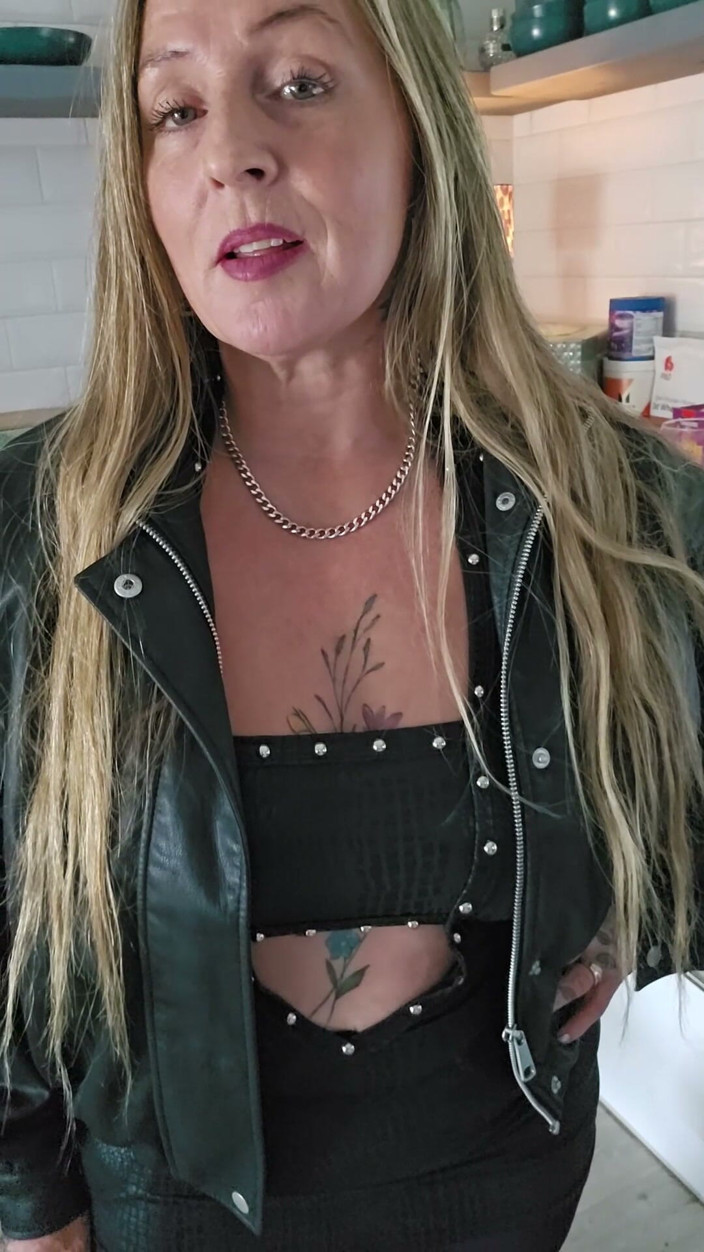 Kitty James: I Went to the Pub Dressed Like This