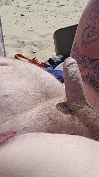 Jimbob et Jade Beach se masturbent