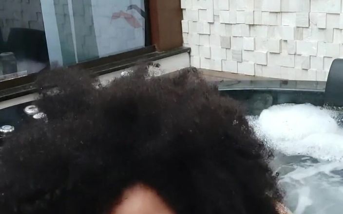 Cutiepiie Chubby: Tüm vücudumu yıkamama yardım eder misin?