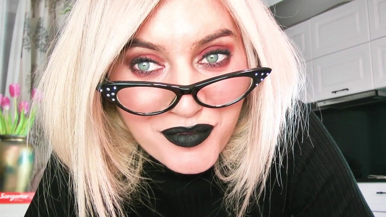 Goddess Celine: Доминирование в колготках