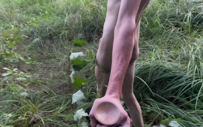 Zhenya Sissy: Naken på sjön