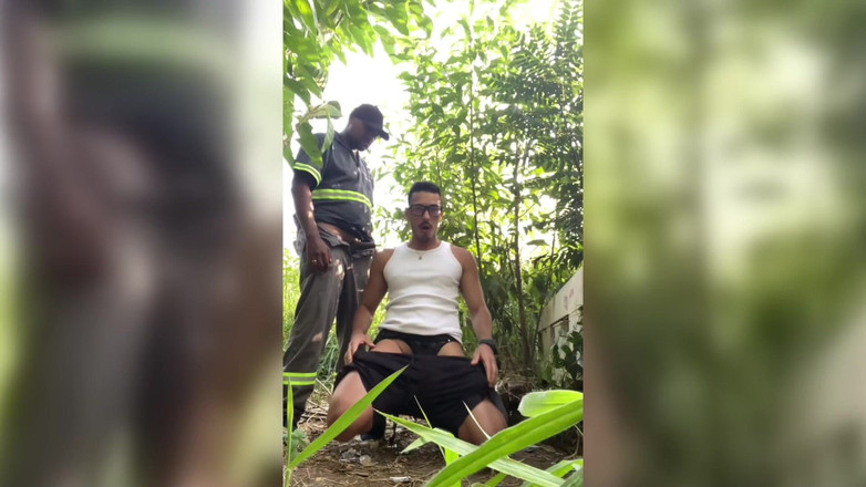 TheBlacKHunterr: Pekerja yang sudah menikah tinggal terlambat di lokasi konstruksi untuk