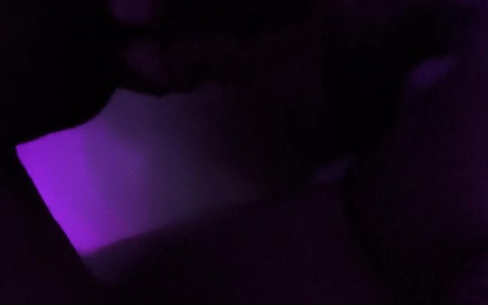 BigSexShow: Karısını sikiyor ve anal deliğine ve götüne boşalıyor