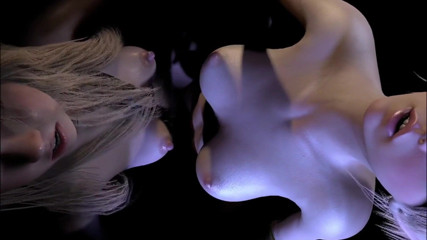 Wraith ward: Dvě sexy elfky dávají erotickou lesbickou show