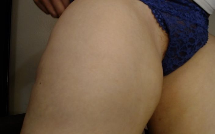 Abby Anna: Thick Thighs Shake and Clap